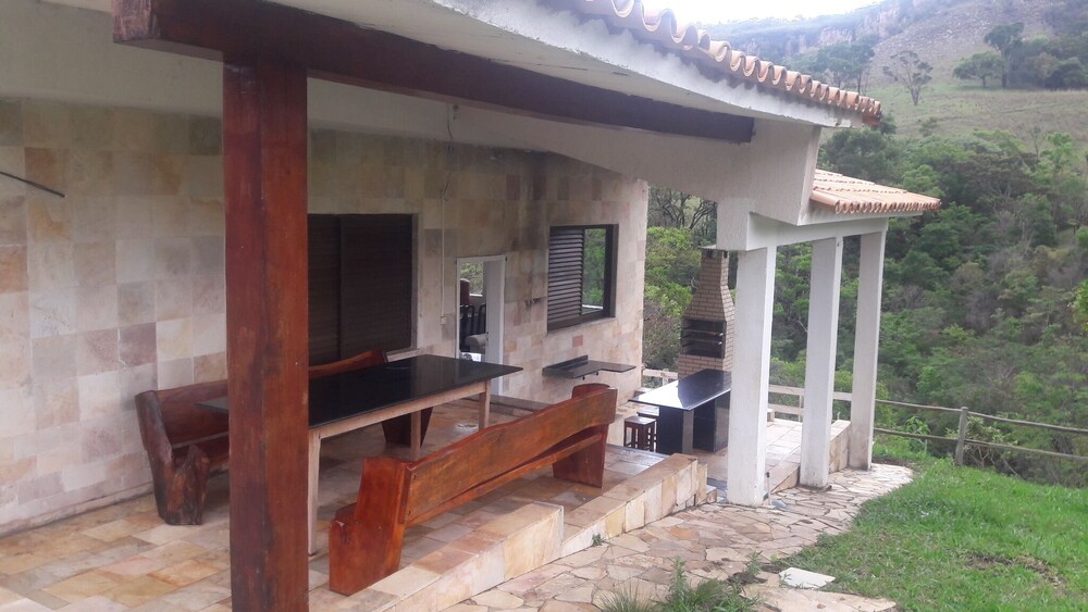 CASA C / NATURAL SWIMMING POOLS, AND LANGUAGE FOR CANYONS LAKE SCARPES