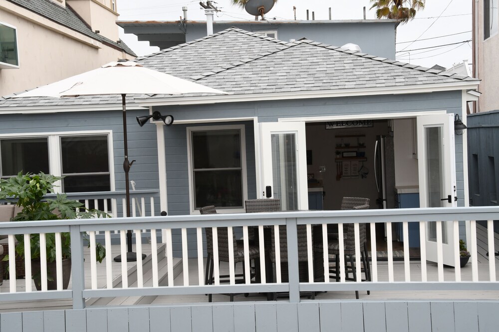 Awesome remodeled beach house!  Deck with view, 1 minute to beach.