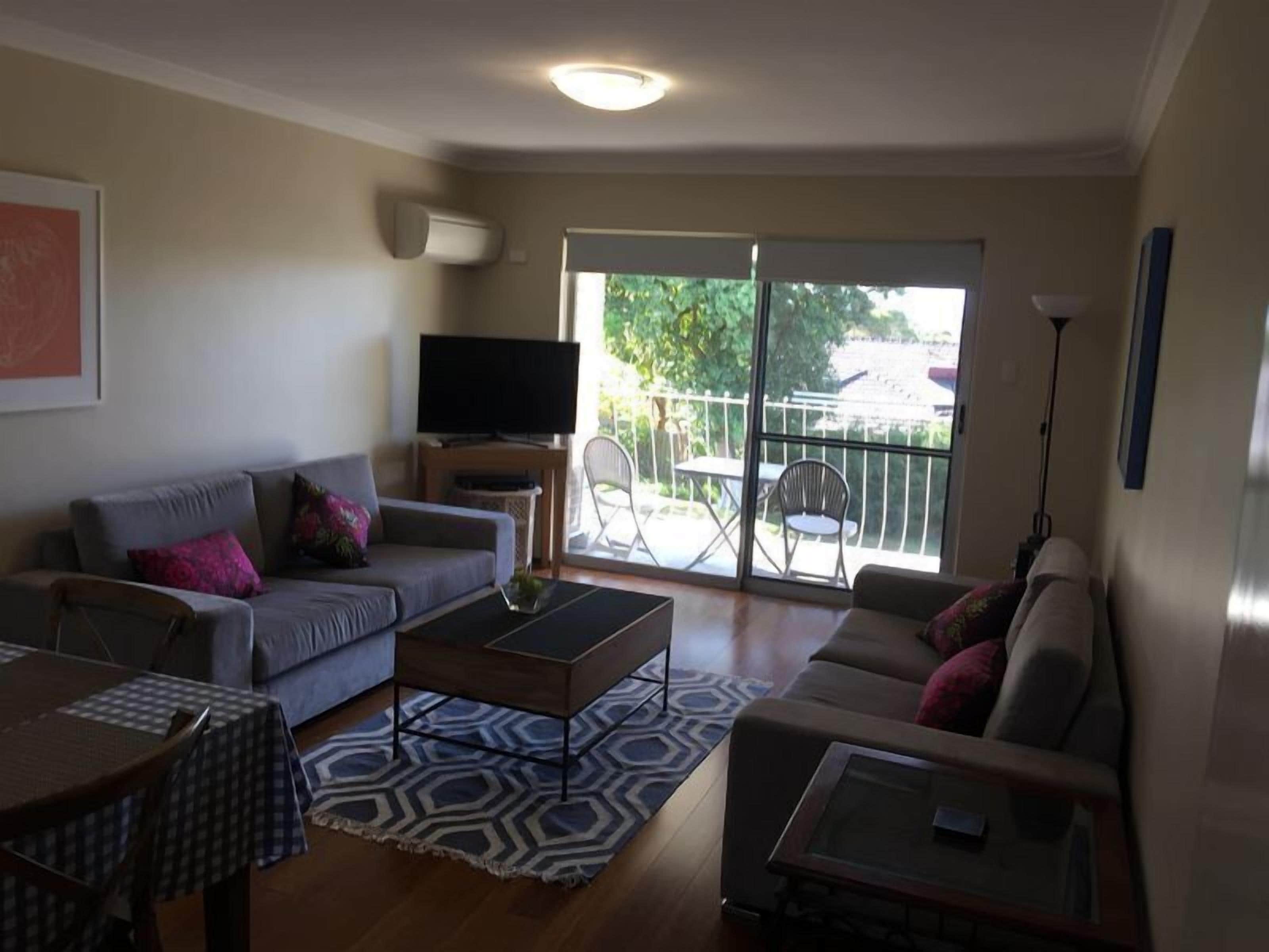 Rivers Court - small complex and close to city - min of 3 night stay generally