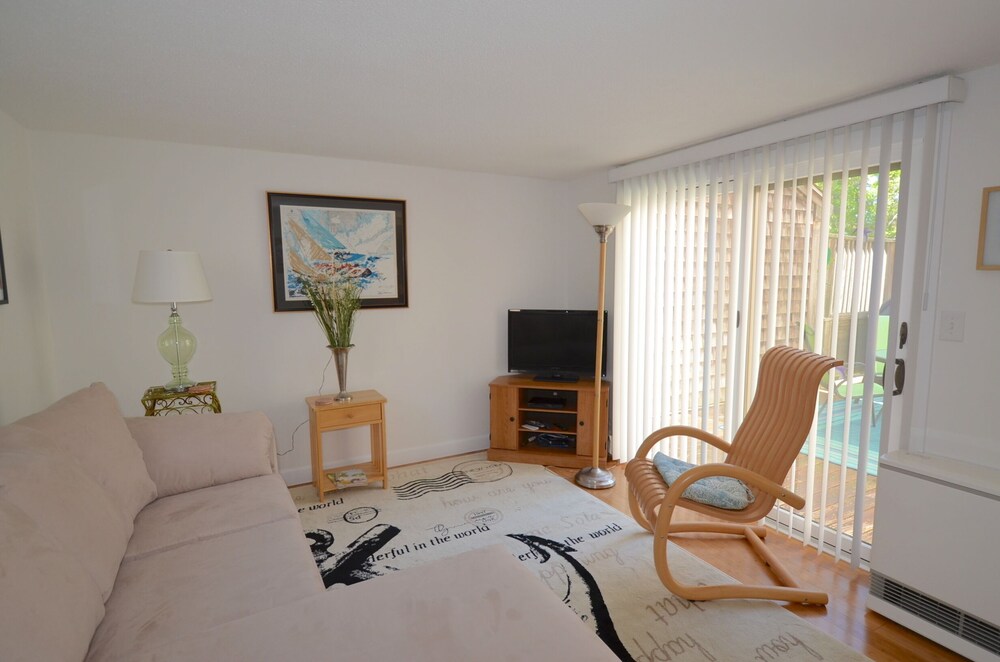 Discounted prices! Quiet 2 Bed 2 Bath Condo with large sundeck & Tennis
