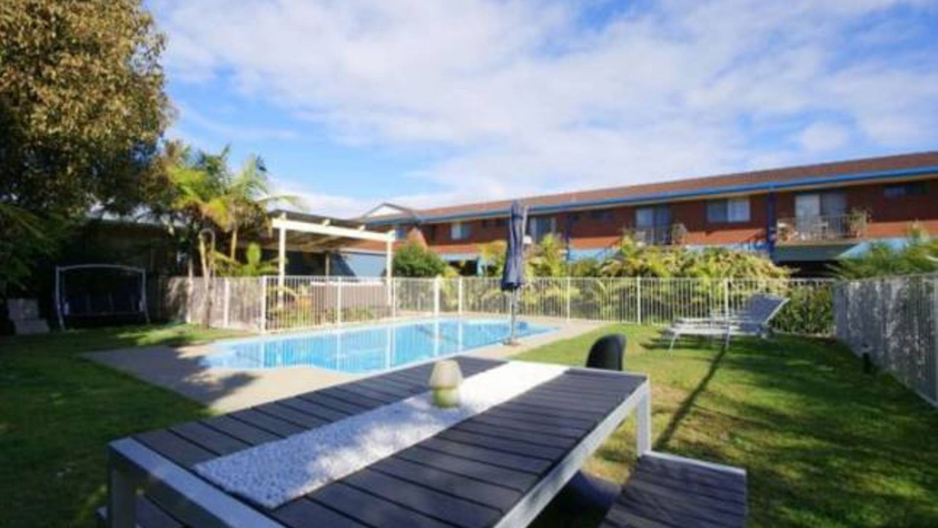 Coffs Harbour Beach House, One of the Best Located Holiday Homes in Coffs!!