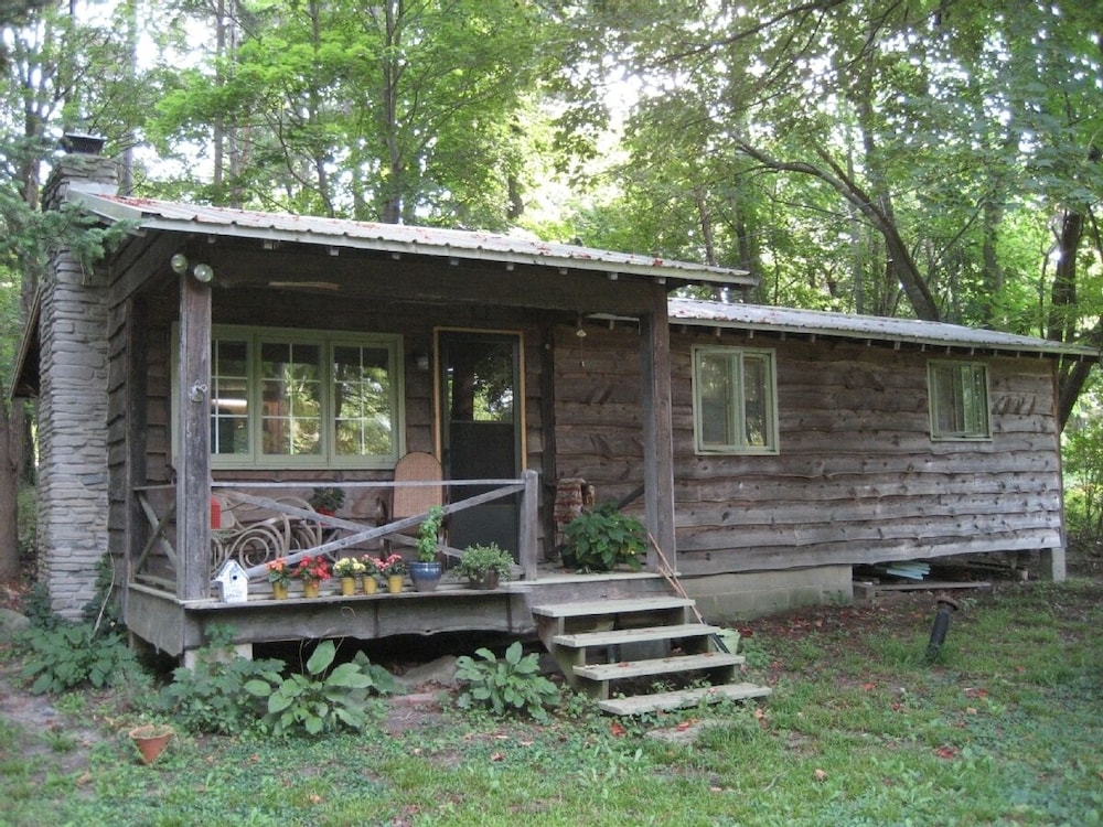 Private, Cottage with Skaneateles Lake access, one mile from village