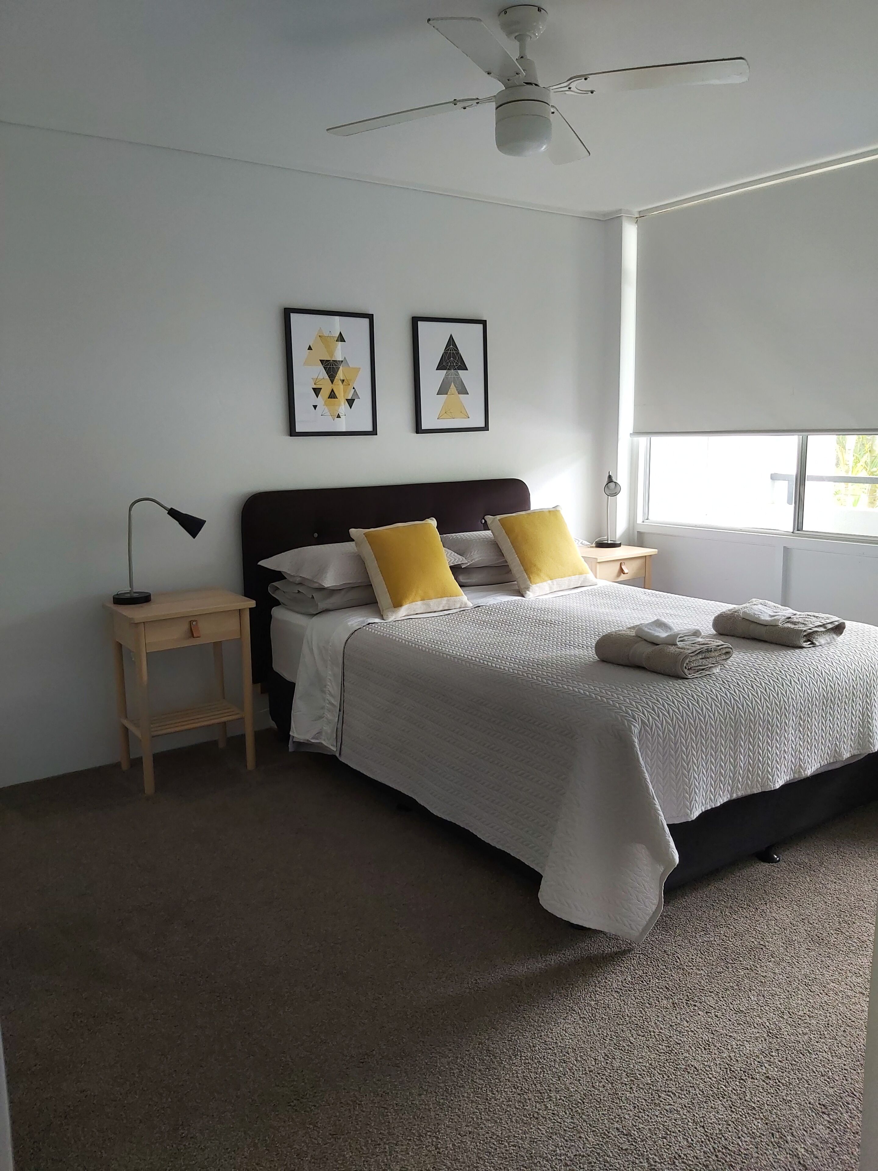 SAWTELL SUNRISE APARTMENT - beachfront, set in leafy street.