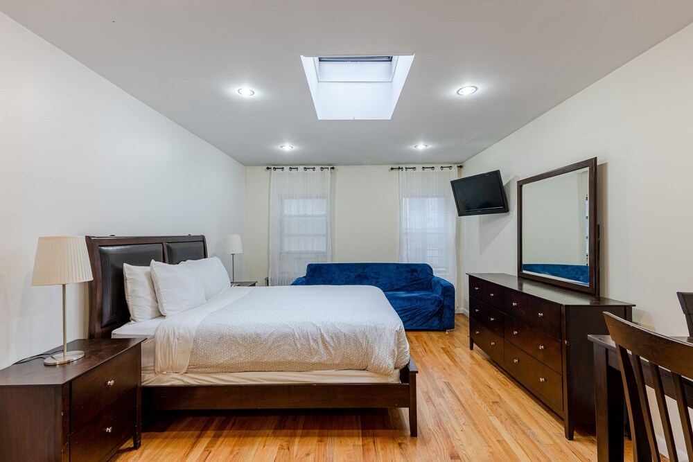 STUDIO APARTMENT 『FLIGHT』　APT. CLASSICS 5FW Chelsea Fab Studio Just for You - New York | Vrbo