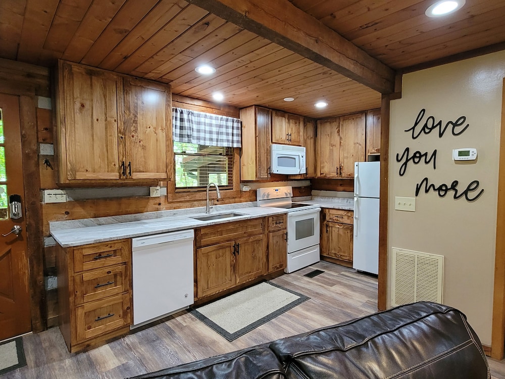 10 Best Cabins With Hot Tubs In Great Smoky Mountains, USA Trip101