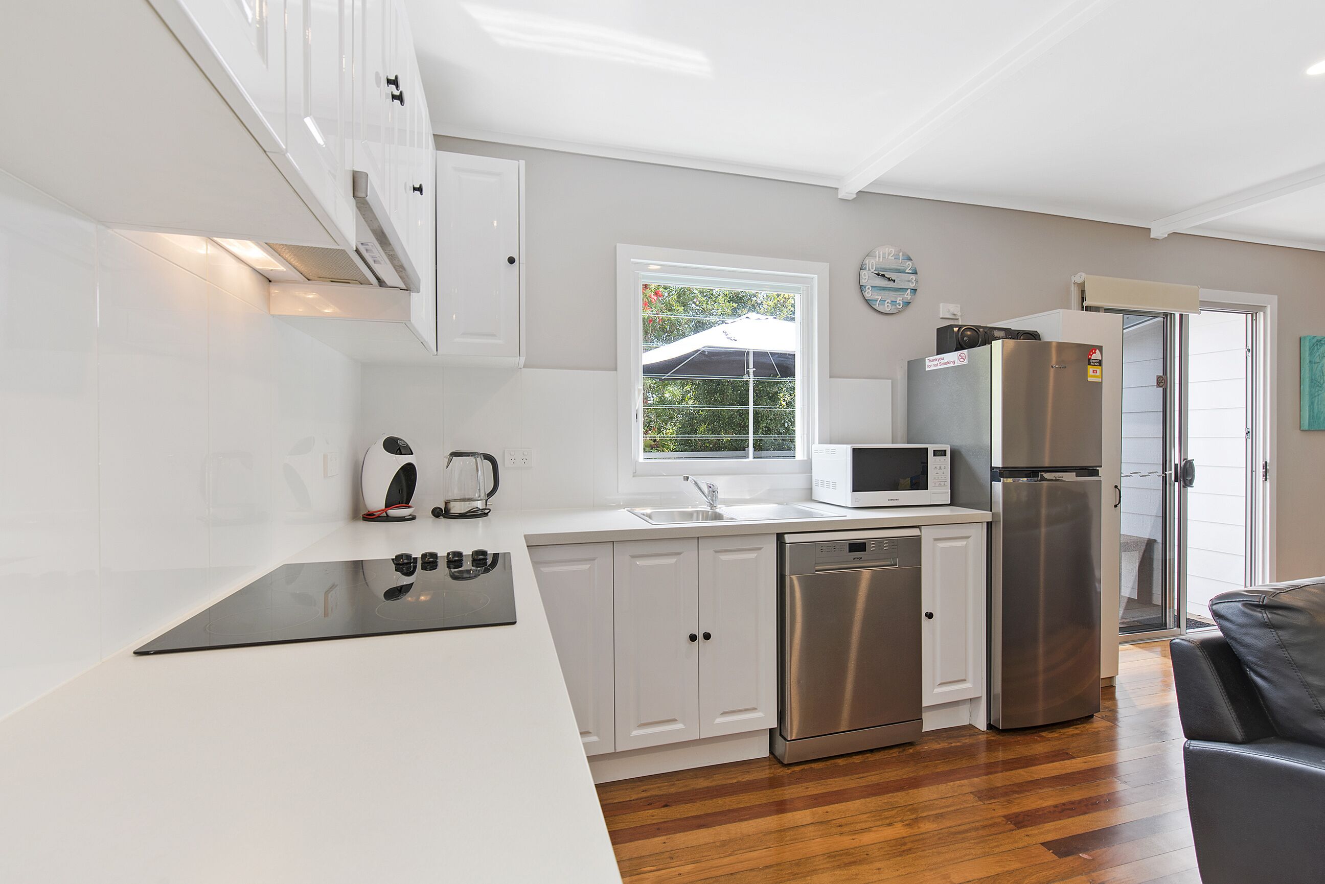 Salty Dog Cottage - Pet Friendly Dogs Welcome - 400 m to Kings Beach