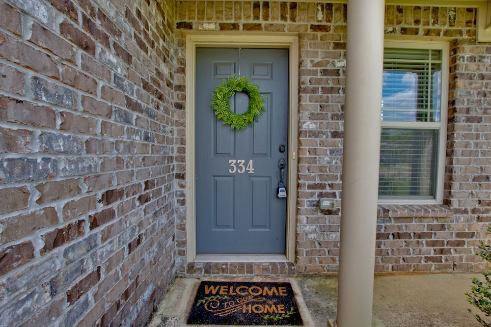 Mertle Home| 3bed 2bth, great for families in quiet neighborhood!