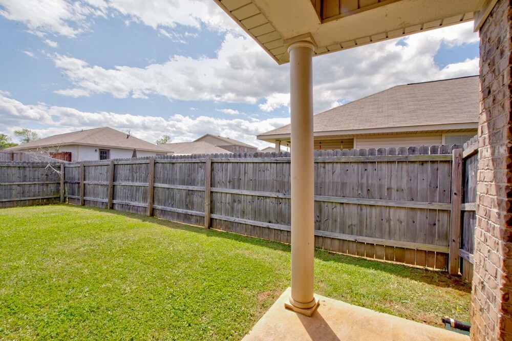 Mertle Home| 3bed 2bth, great for families in quiet neighborhood!
