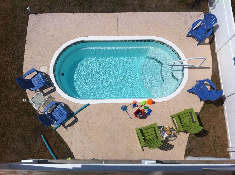  Lovely 5 BR, 5.5 BA, Sleeps 14, Private pool, Steps to Ocean