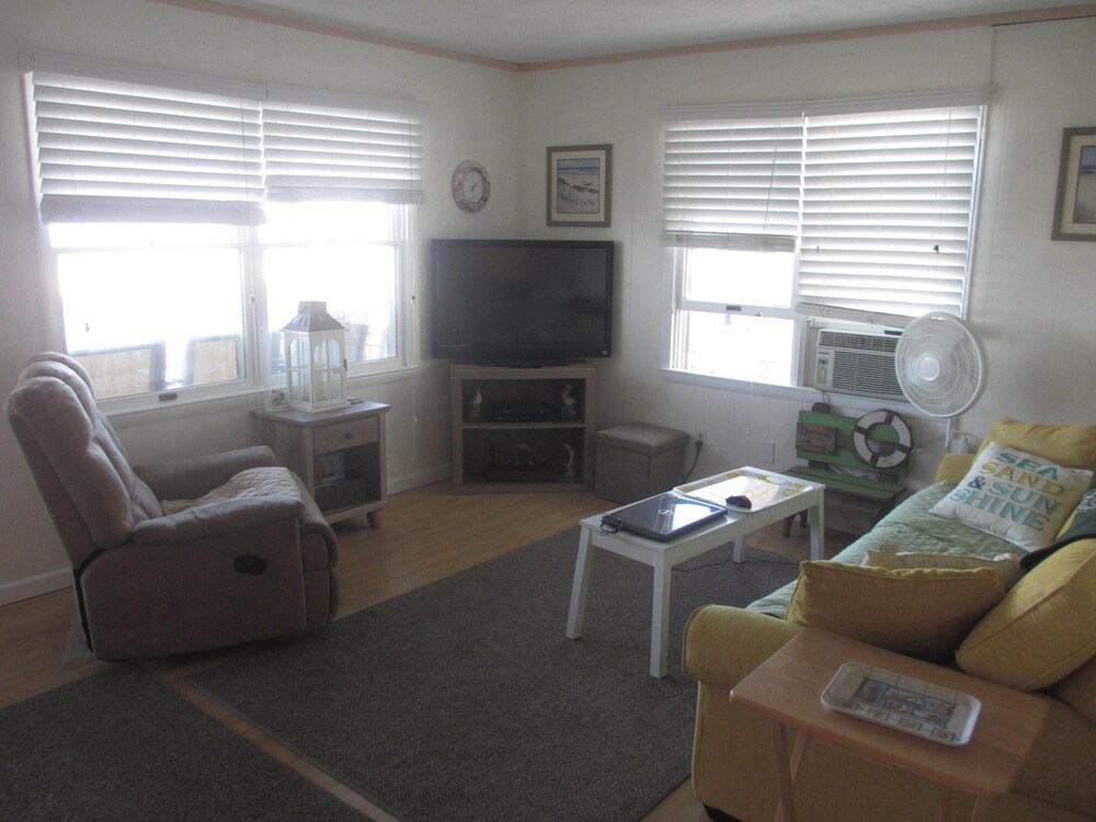 OC Md family condo, 19th & boardwalk- Location is everything!