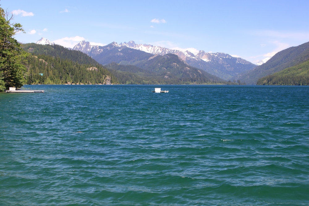 Snoqualmie Pass Lodge Near Lake Kachess and the summit in Easton Best Rates & Deals on Orbitz