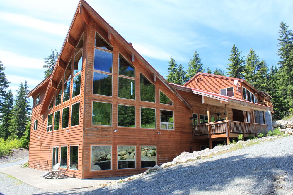 Snoqualmie Pass Lodge Near Lake Kachess and the summit Kittitas County Vrbo