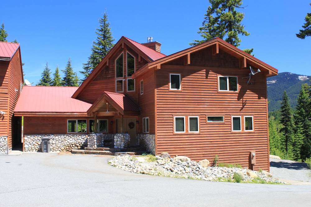 Snoqualmie Pass Lodge Near Lake Kachess and the summit in Easton Best Rates & Deals on Orbitz