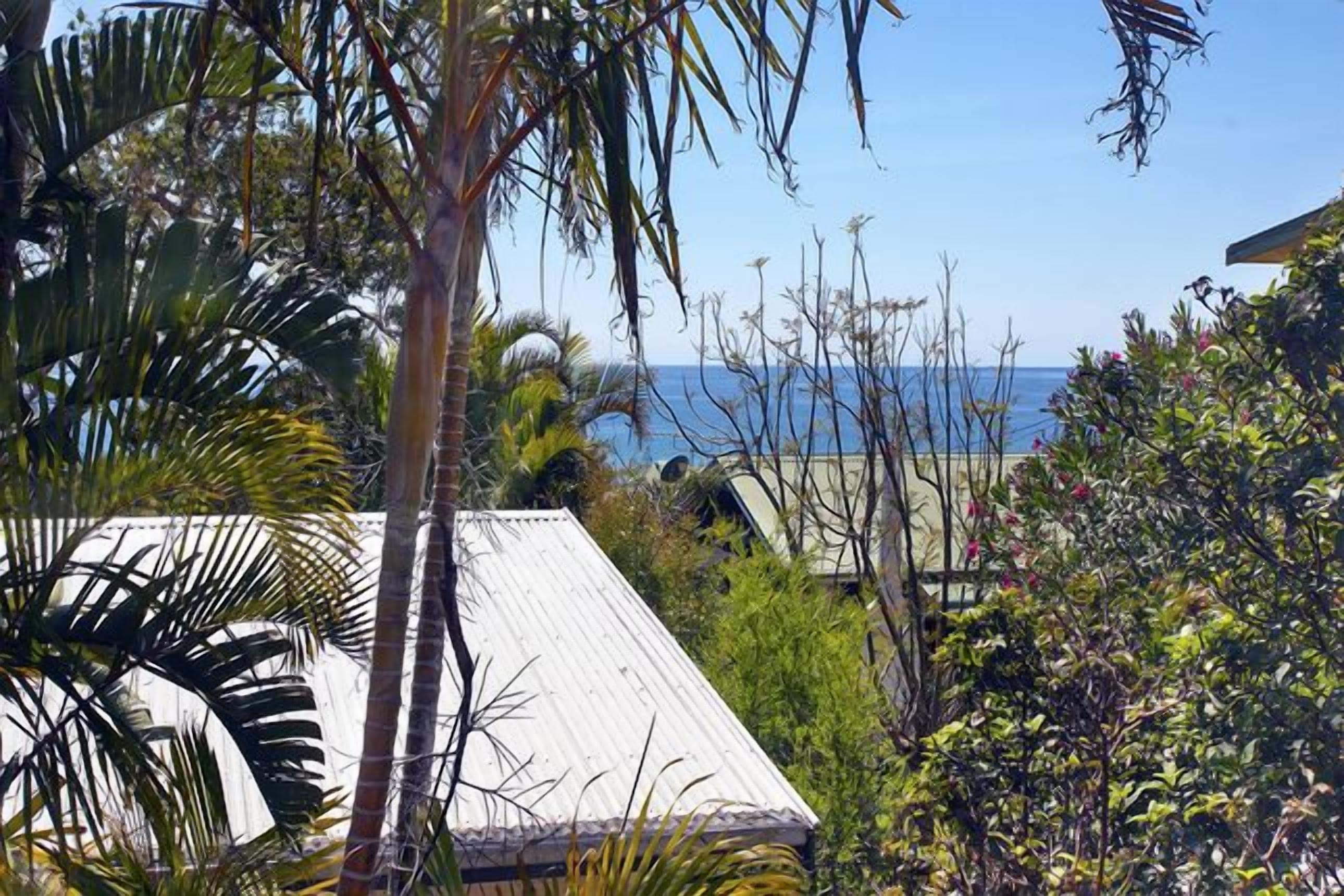 Off-Peak Specials! Ocean-view, 2 Dwellings, Unique Boutique Valla Beach!