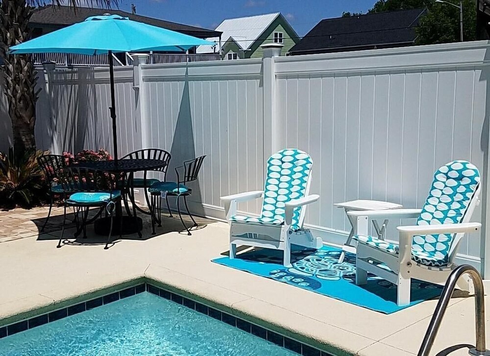 Steps to Beach, Private Heated Pool, 3 Porches, Linens, Pets,  MONTHLY Rates