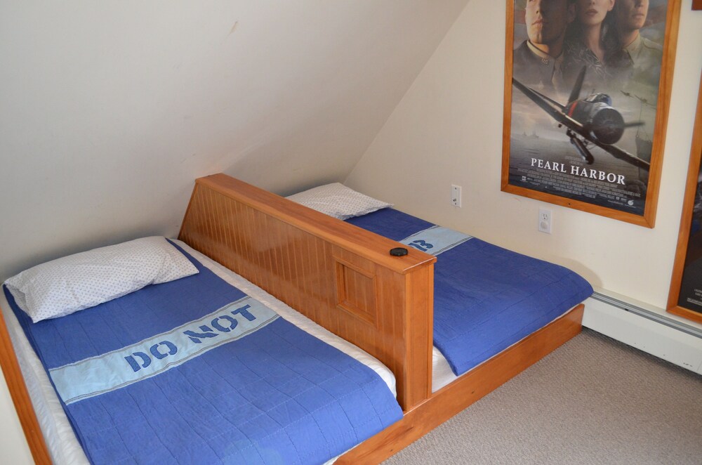 Adirondack Lake House Ideal for Summer & Fall Foliage Lakefront