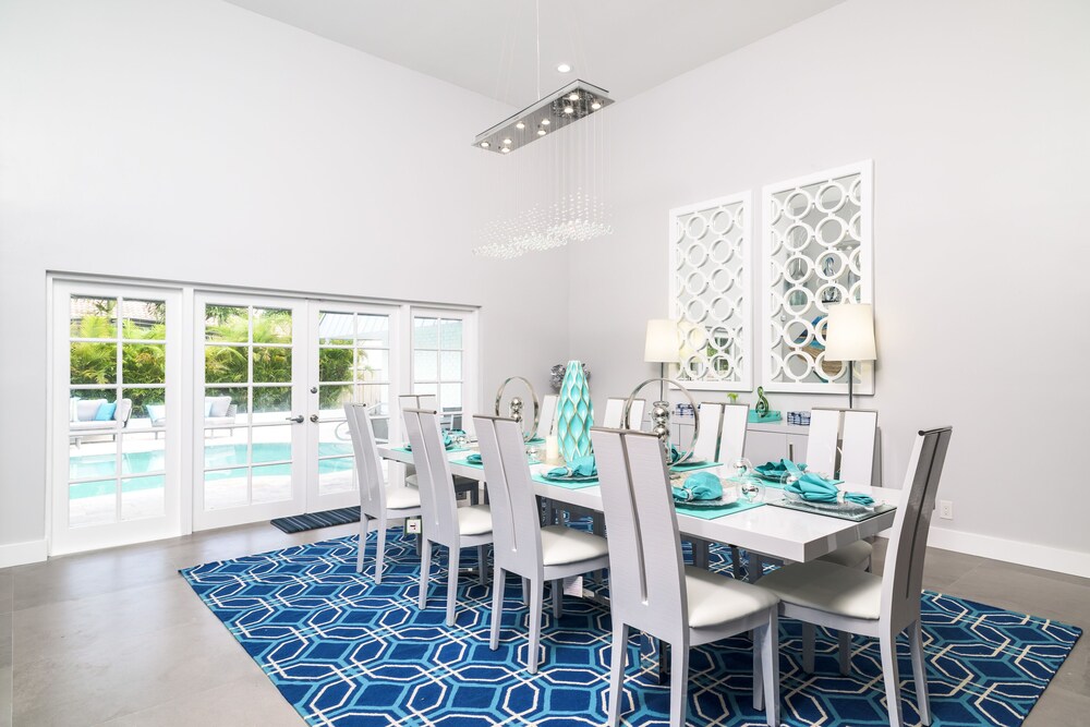 AMAZING LARGE NEWLY REMODELED ESTATE HOME