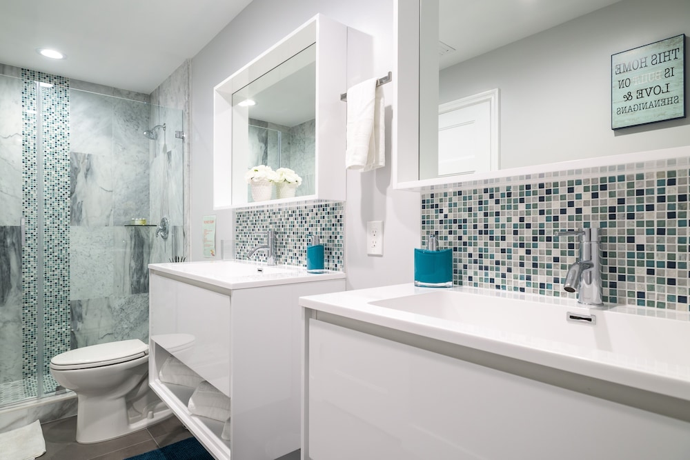 AMAZING LARGE NEWLY REMODELED ESTATE HOME