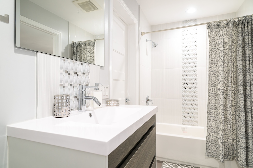 AMAZING LARGE NEWLY REMODELED ESTATE HOME