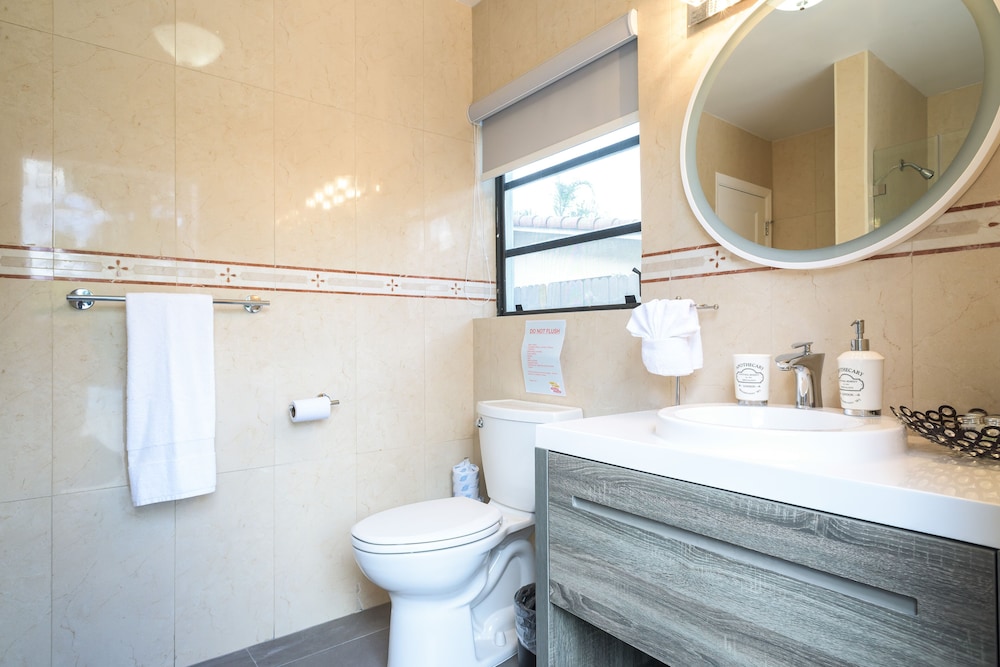 AMAZING LARGE NEWLY REMODELED ESTATE HOME