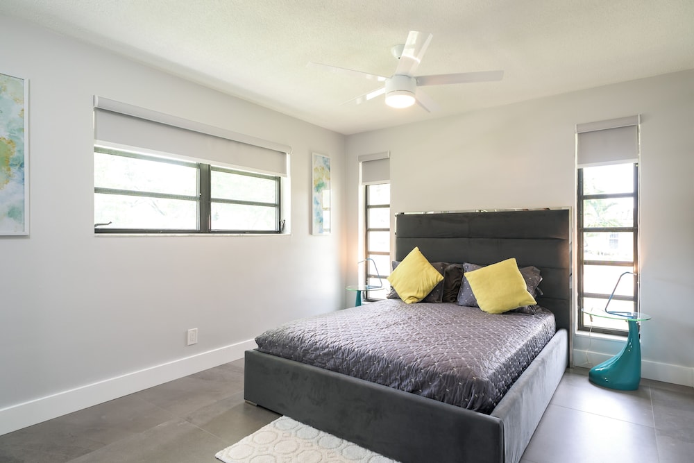 AMAZING LARGE NEWLY REMODELED ESTATE HOME