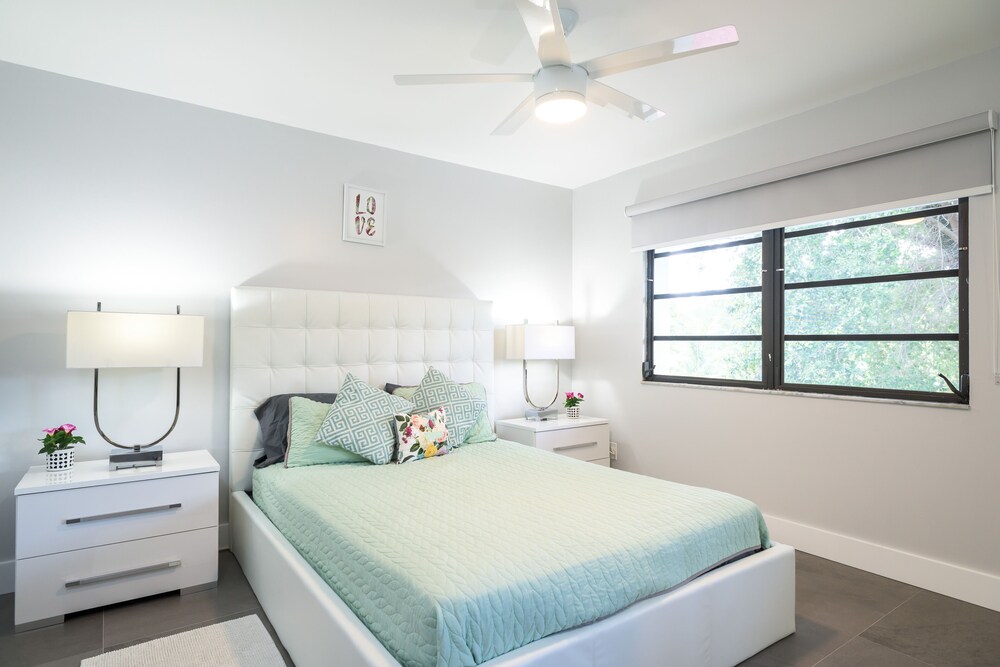 AMAZING LARGE NEWLY REMODELED ESTATE HOME