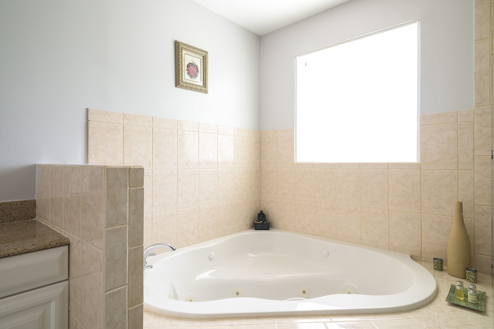 AMAZING LARGE NEWLY REMODELED ESTATE HOME