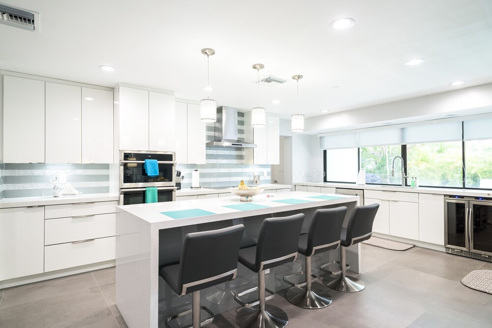 AMAZING LARGE NEWLY REMODELED ESTATE HOME