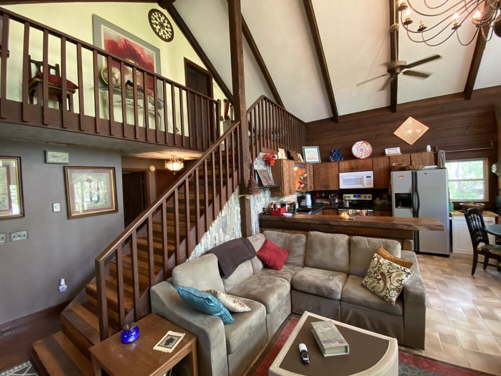 The Last Slice Ginger Cake Acres, Newland, NC Vacation Rental Cabin