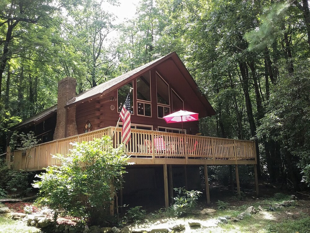 The Last Slice Ginger Cake Acres, Newland, NC Vacation Rental Cabin