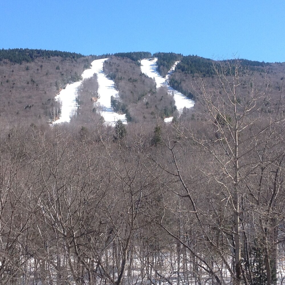 River front Condo with views of ski trails at Loon Mt