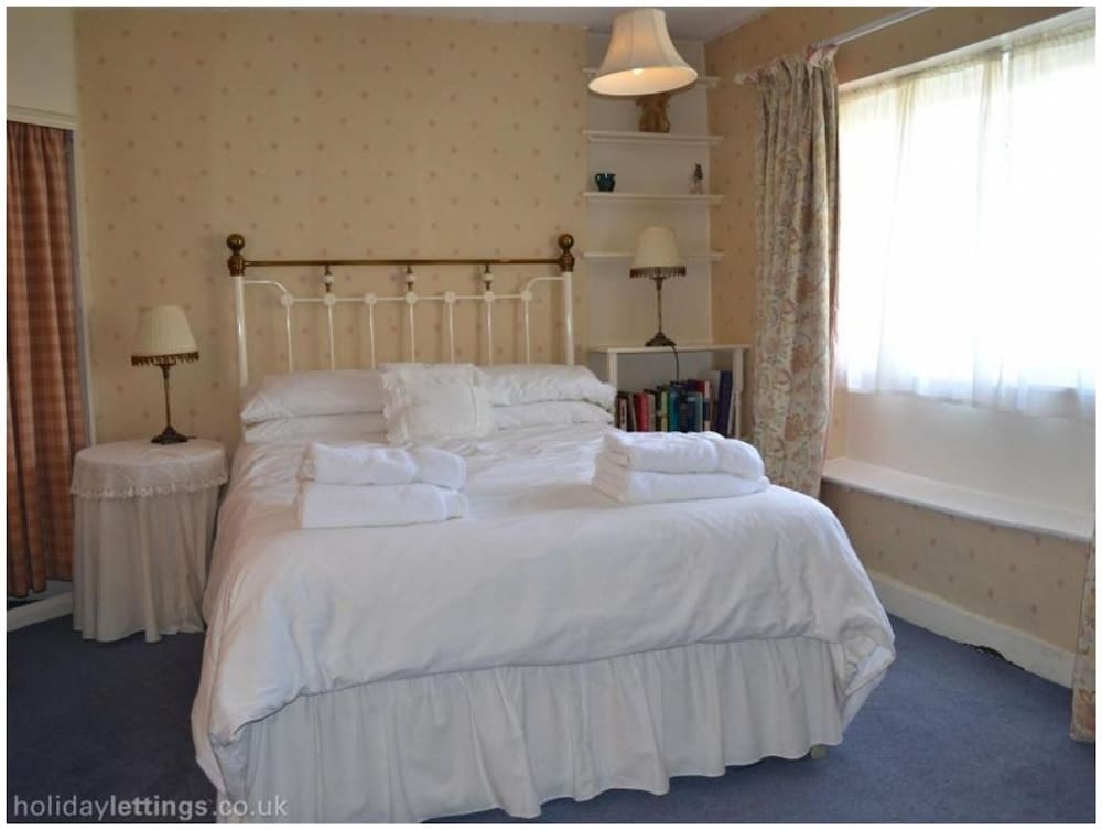 Grade II Listed Cotswolds Self Catering VisitEngland 4