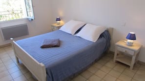 2 bedrooms, iron/ironing board
