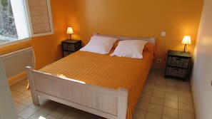 2 bedrooms, iron/ironing board