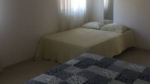3 chambres, fer et planche à repasser, draps fournis
