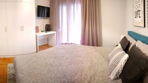 3 slaapkamers, een strijkplank/strijkijzer, gratis babybedden