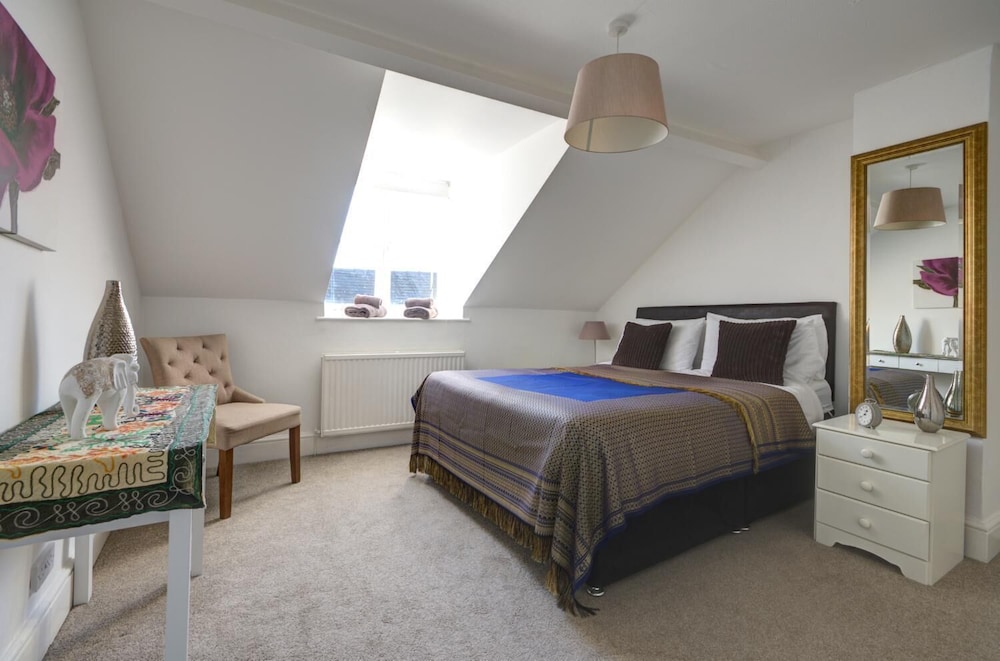 Licatas Apartment Cotswolds Sleeps 6