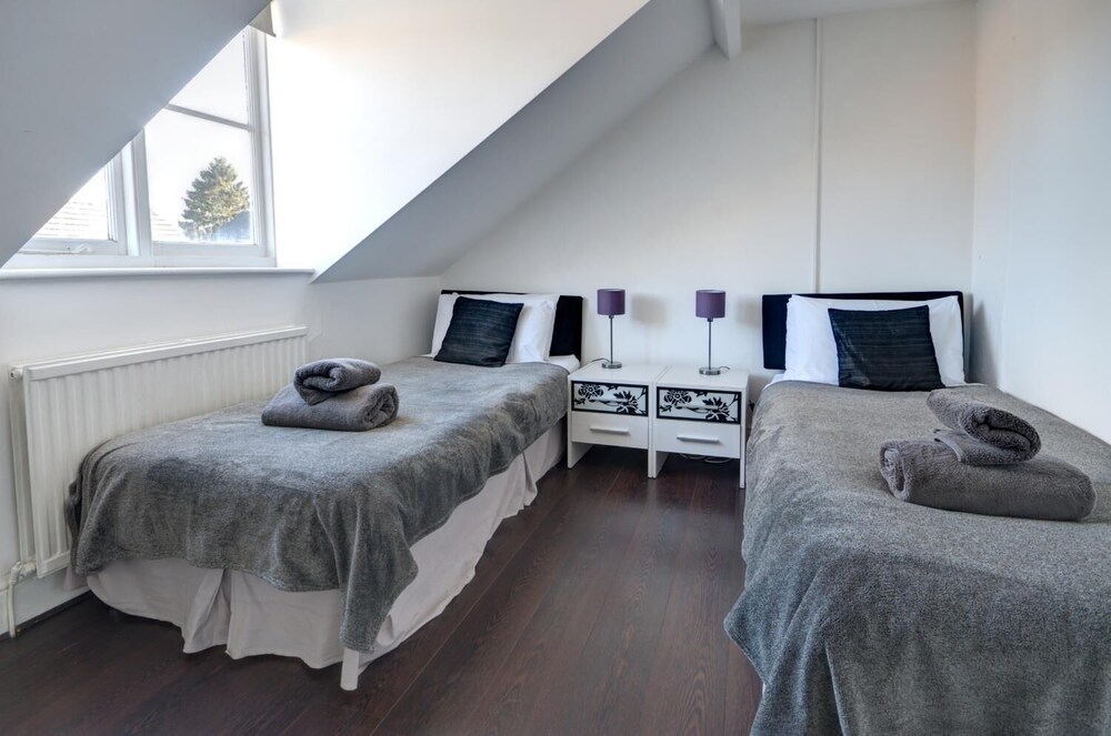 Licatas Apartment Cotswolds Sleeps 6