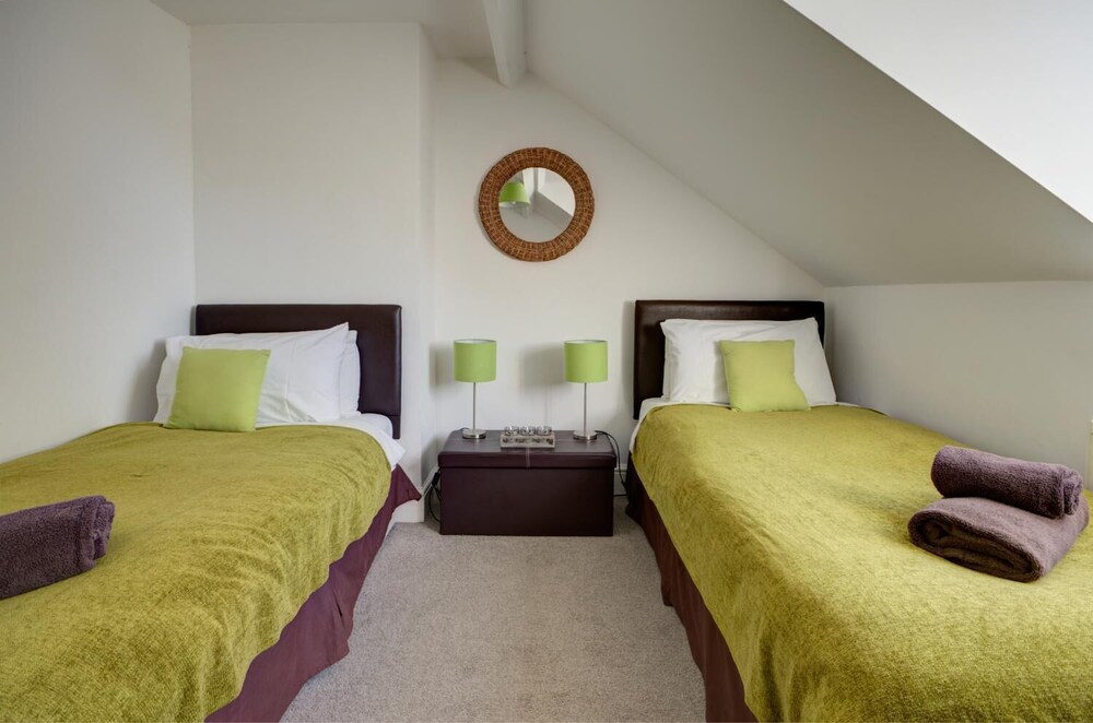 Licatas Apartment Cotswolds Sleeps 6