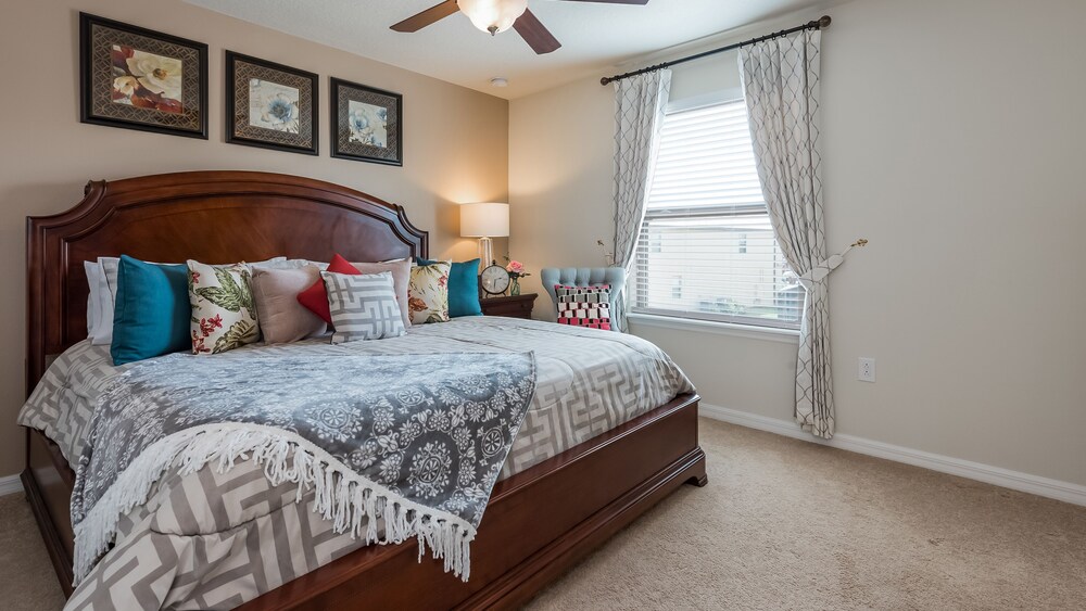 Prestige 1 Stunning Windsor at Westside, South Facing Pool/Spa, Game