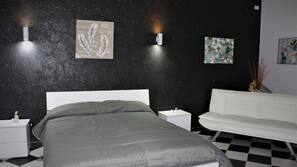 Blackout drapes, soundproofing, free WiFi, linens