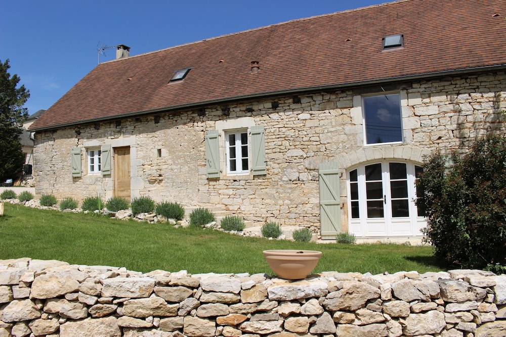 Les Mandarins - Chambres d'hôtes in Cuzance, France