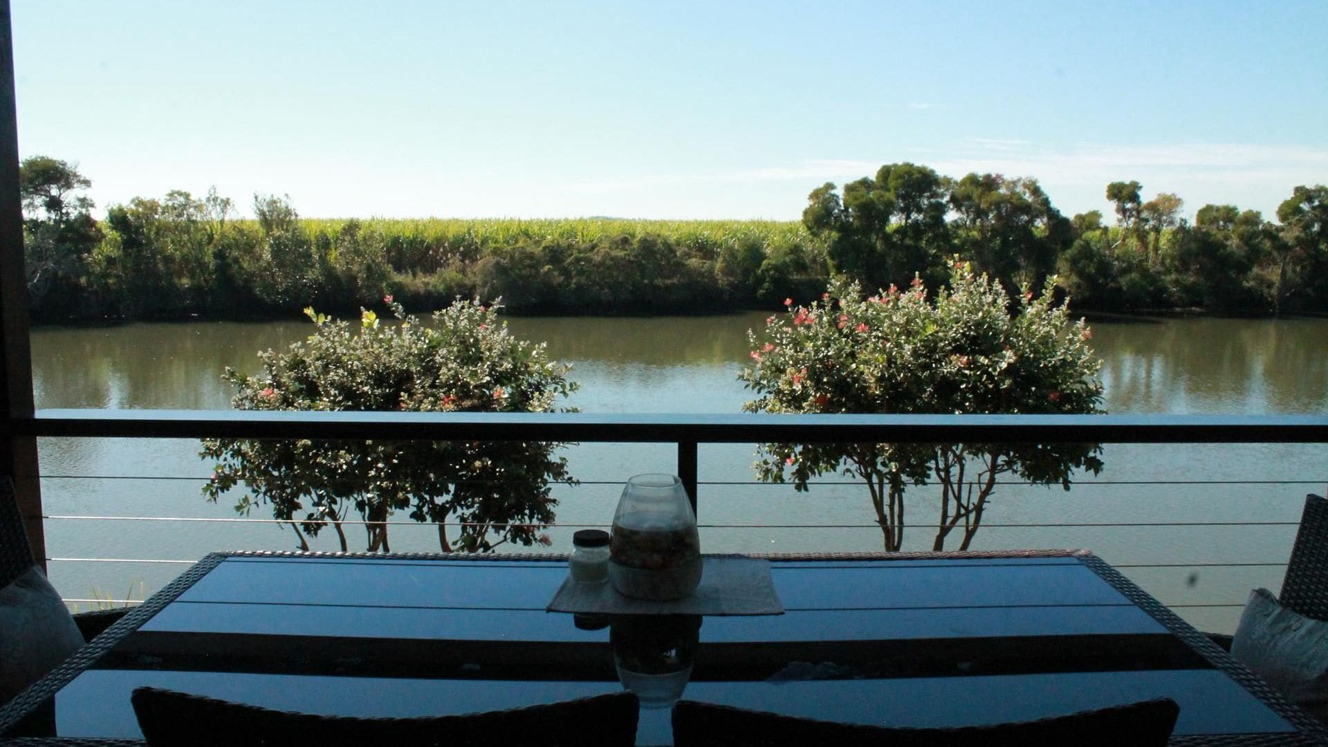Riverside Cottage on Palmers Channel, 10 Mins to Yamba