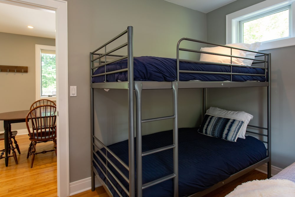 Modern Farmhouse w/ Hot Tub & Guest House surrounded by Nature! 5 mins to Beach