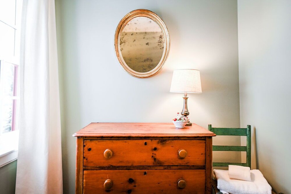 cottage with walks for your dogs filled with Vermont antiques and charm Morrisville Vrbo