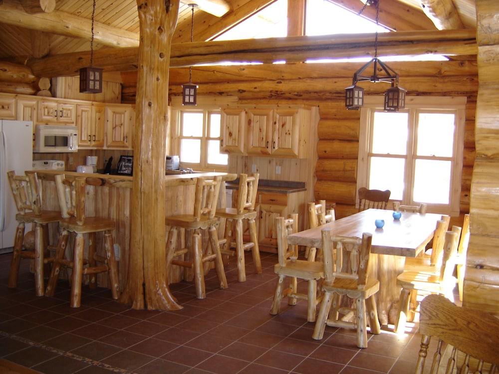 Very Private log lodge on Minnesota’s clearest lake inc. Kayak rowboat