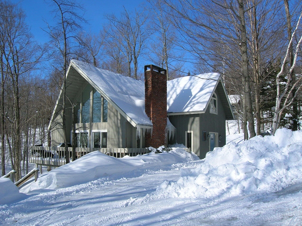 Ski On, Ski off Okemo Trailside Appartment, Sleeps 6/ 550per night