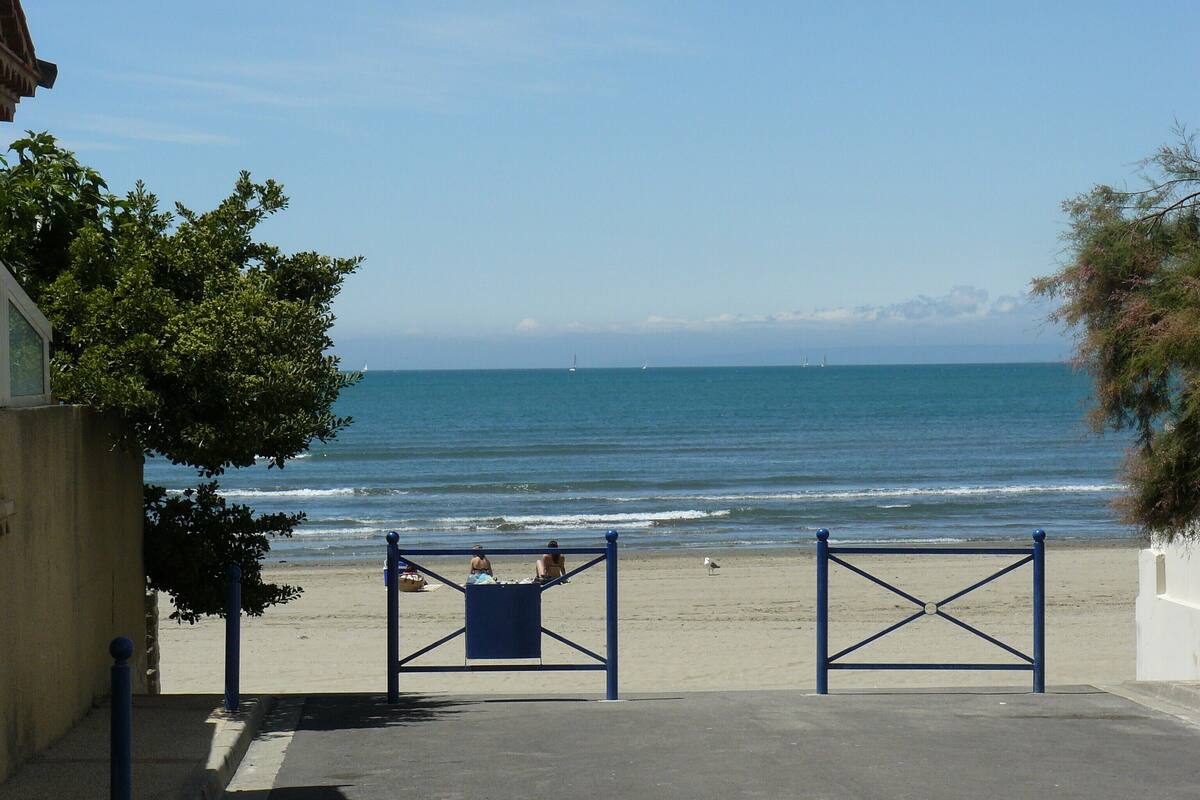 Studio 2 People At Grau Du Roi 10m From The Beach 21 Room Prices Deals Reviews Expedia Com