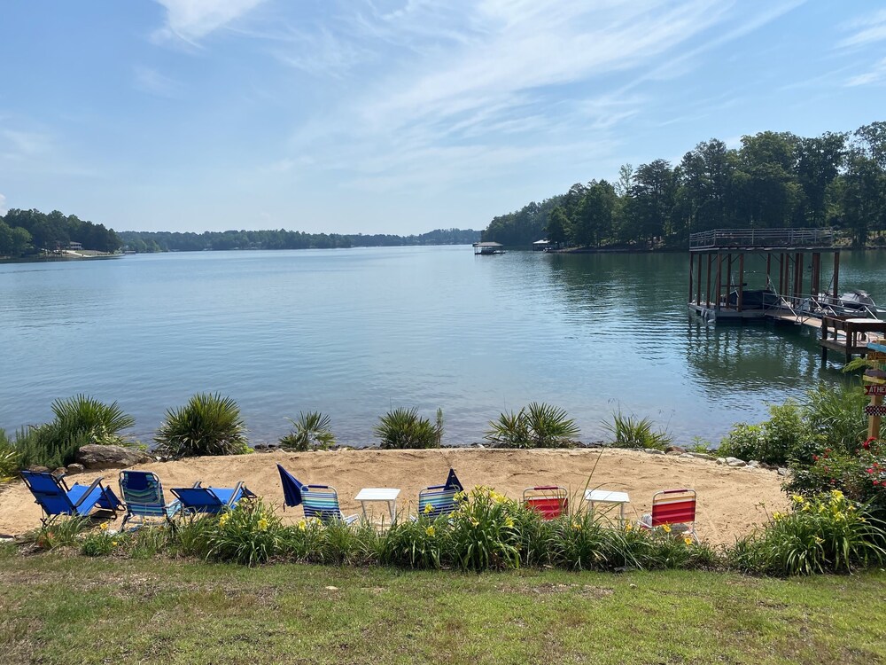 Close to Mountains, Clemson, Asheville, Marina & Best Lake in the Carolinas