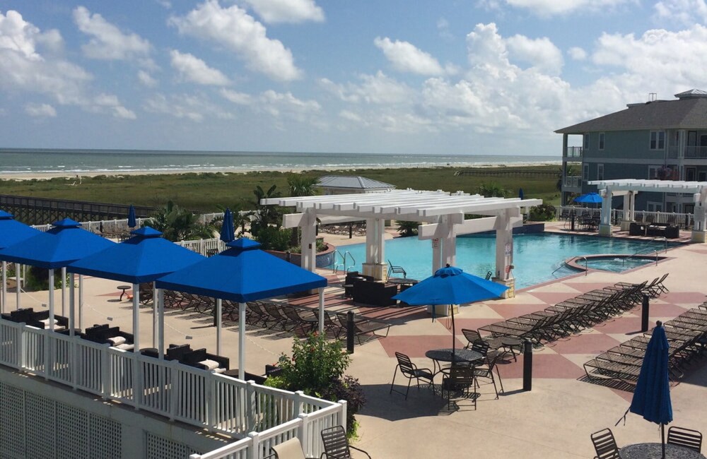 Great unobstructed View of Gulf - Top Floor Condo